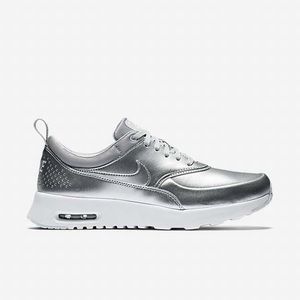 ✨Nike Air Max Thea Metallic Silver Sneaker✨
